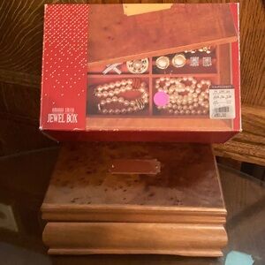 Vintage Amanda Smith jewelry box, new w/ tag! Rose-colored velveteen interior.